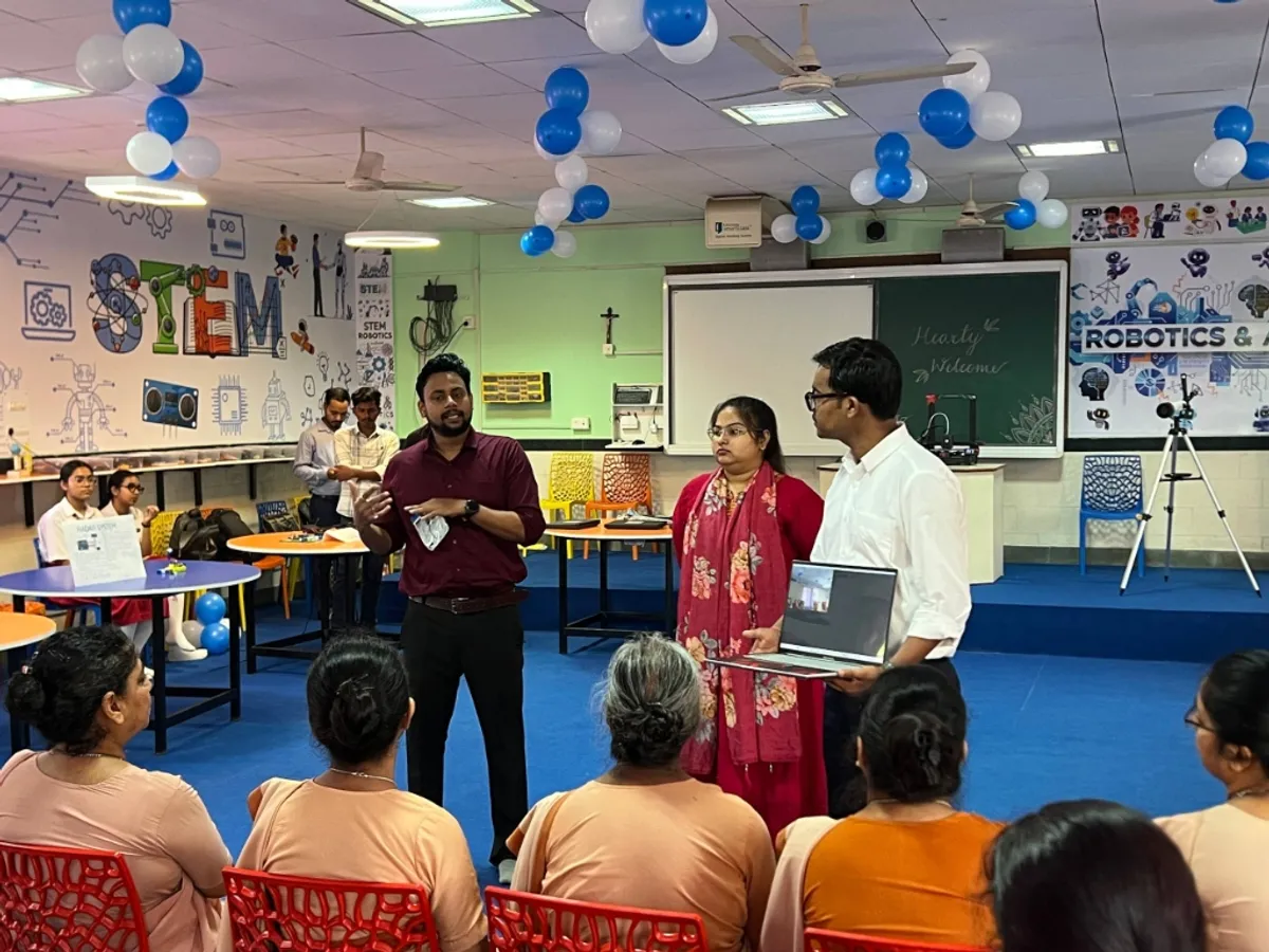 Interactive robotics workshop and presentation by D'RoboZone
